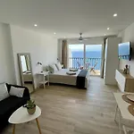 Amazing Sea Views From Cozy Studio. *