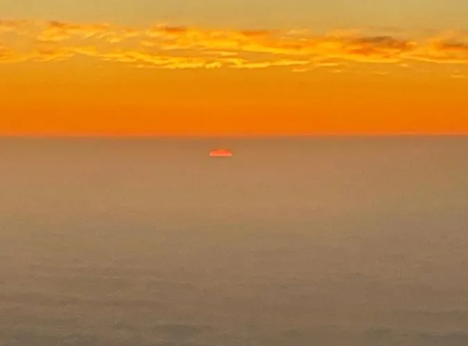 Amazing Sea Views From Cozy Studio.