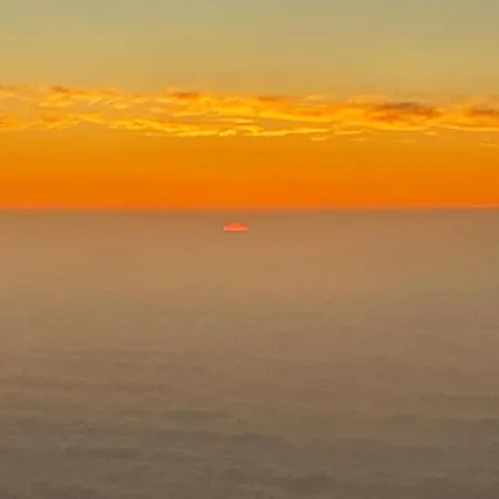 Amazing Sea Views From Cozy Studio.