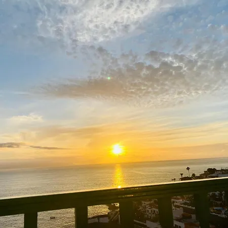 Amazing Sea Views From Cozy Studio.